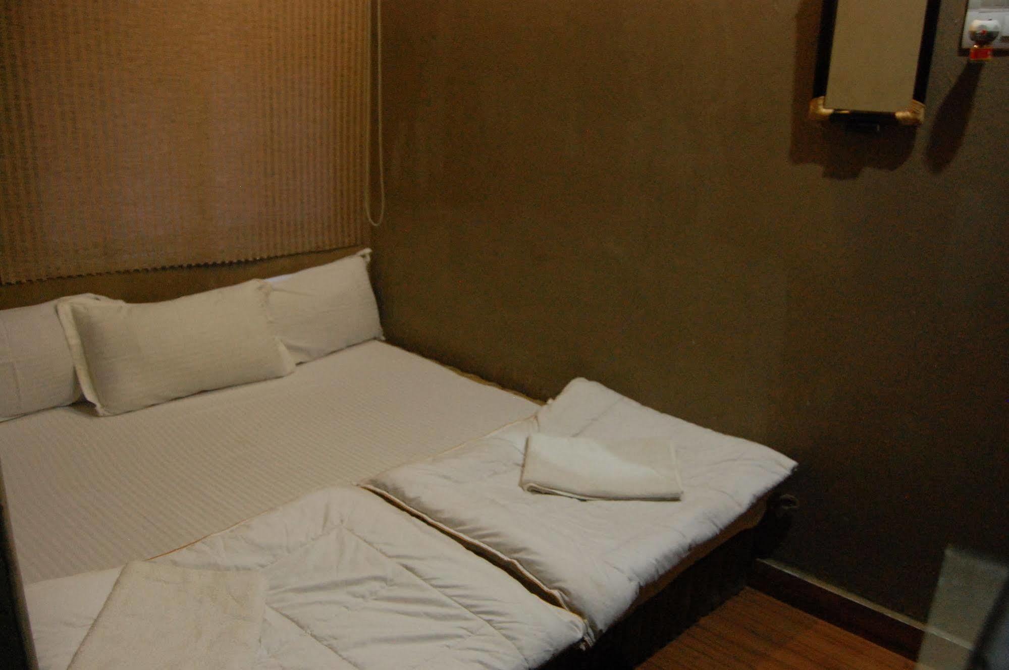 Shri Guest House Bénarès Extérieur photo